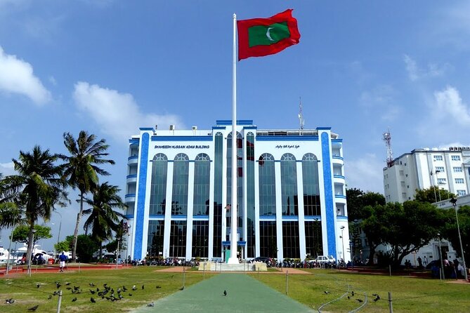 Private Male City Walking Tour With Optional Vilimale Tour - Good To Know