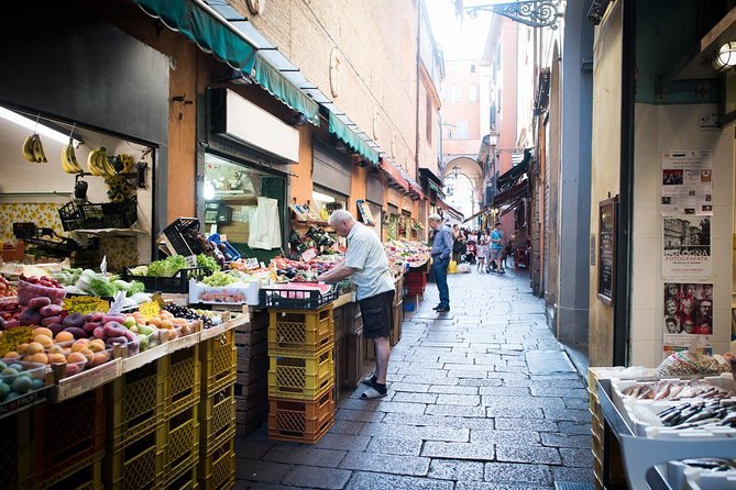 Private Market Tour, Lunch or Dinner and Cooking Demo in Pantelleria