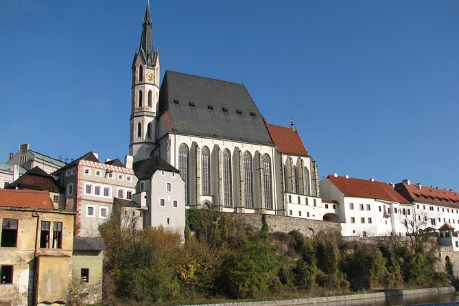 Private One-Way Sightseeing Transfer From Prague to Vienna via Cesky Krumlov - Good To Know