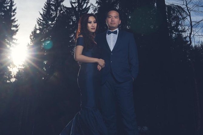 Private Photo Session With a Local Photographer in Karlovy Vary - Features
