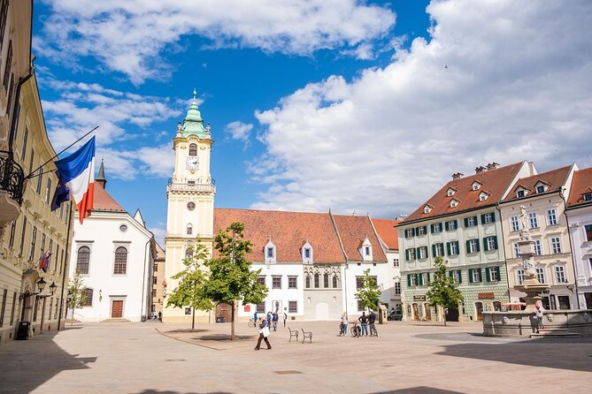 Private Tour From Budapest to Prague Sightseeing - Tour Overview