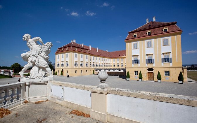 Private Transfer From Bratislava To Vienna Airport, 2 Hour Stop - Good To Know