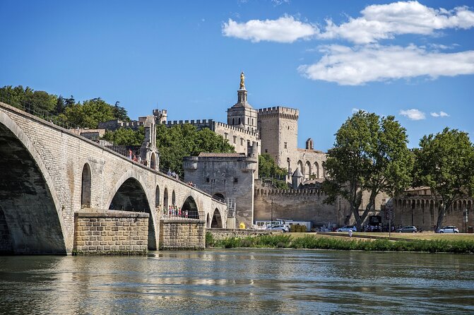Private Transfer From Marseille Airport to Avignon