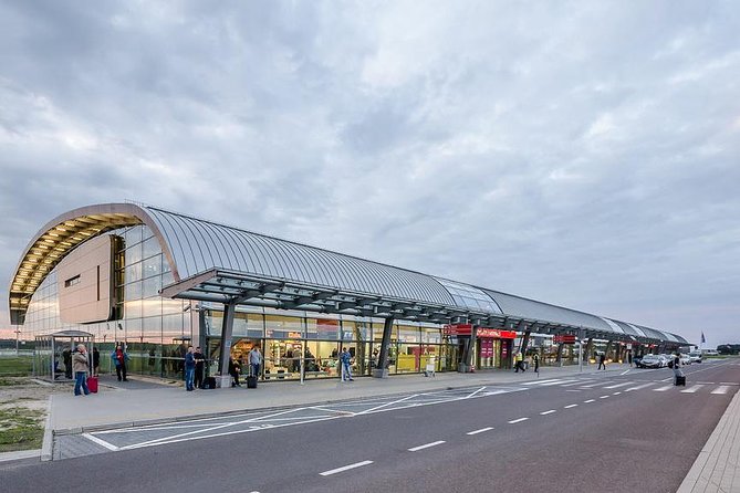 Private Transfer From Warsaw City Center to Modlin Airport WMI