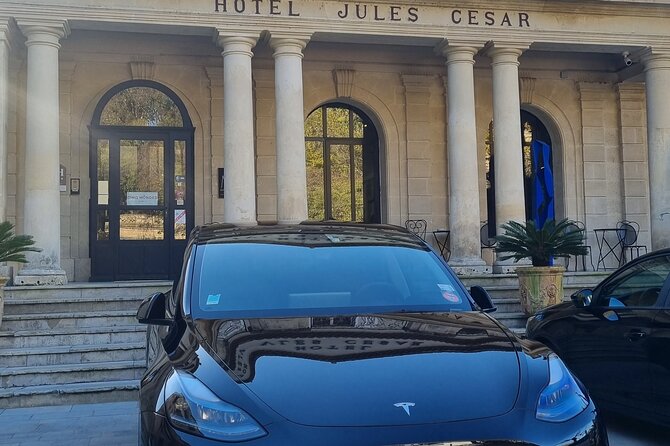 Private Transfer With an Electric Car in Marseille