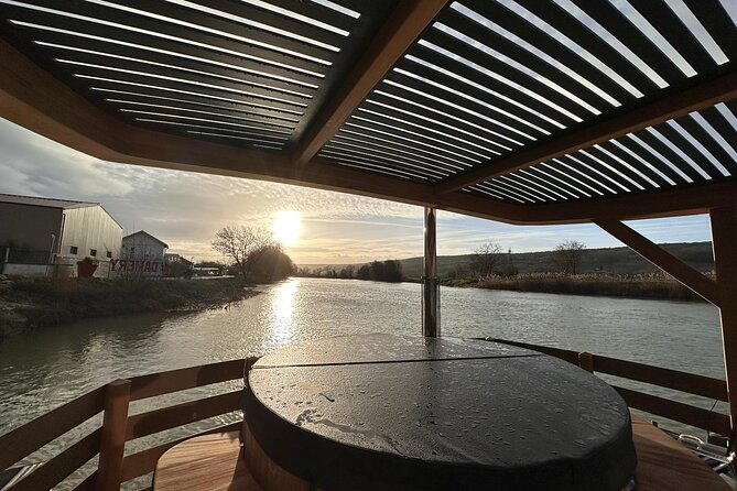 Private Water Tour in Eco Mobility in Aÿ Champagne
