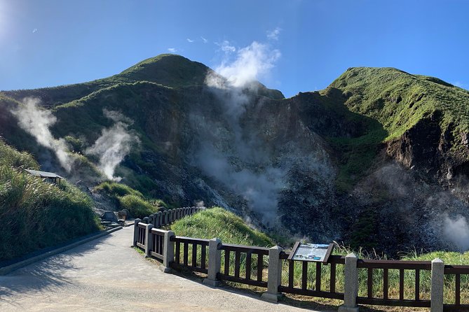 Private Yangmingshan Volcano Tour - Good To Know