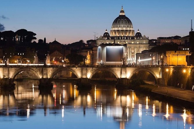 Rome by Night: Private Romantic Tour With Sparkling Wine - Good To Know