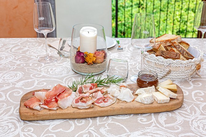 Small Group Market Tour and Dining Experience at a Cesarinas Home in Belluno - Tour Location and Description