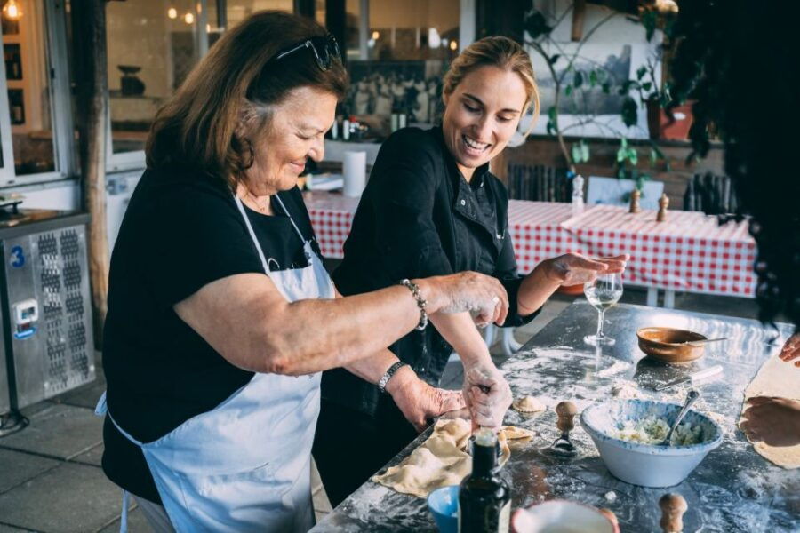 Sorrento: Pizza Making Workshop With Hotel Transfers