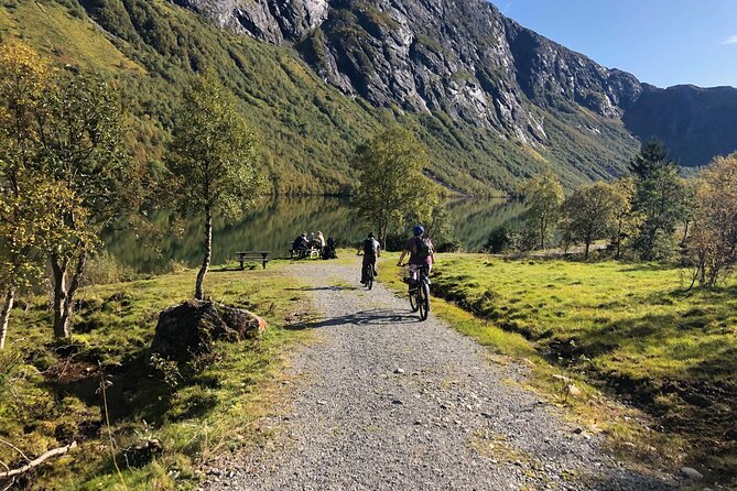 Spectacular E-Bike Trip to the Mountain Pass Over Flow - Good To Know