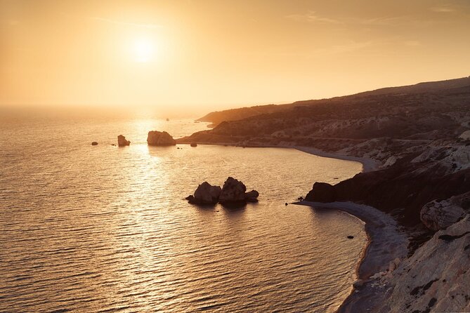 Sunset Drink at Aphrodites Rock & Folk Dinner - Good To Know