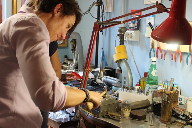 The Fascinating Birth of a Jewel in a Historic Laboratory in Milan - Good To Know
