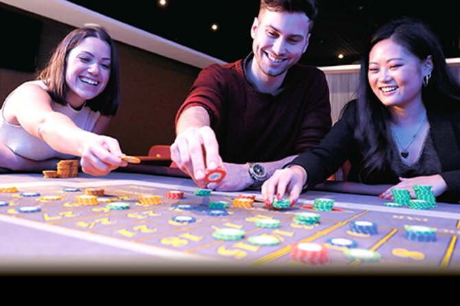 Ticket Entrance in Casino Barcelona With Cocktail and Gift - Inclusions and Offerings
