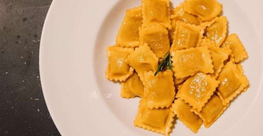 Turin: Gourmet Food Tour - Traditional Food Stops in Turin