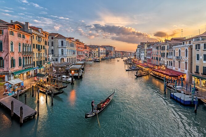 Venice: 45-Minute Private Gondola Ride by Night for up to 5 People - Good To Know
