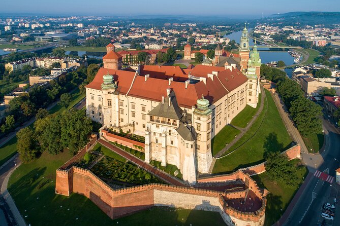 Wawel Castle and Cathedral With St Mary Basilica Tour - Good To Know