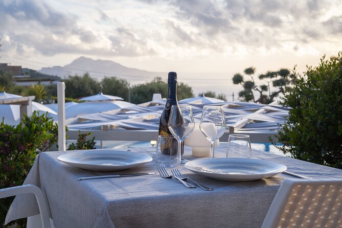 Wine Tasting With Lunch at Capriccio Restaurant in Sorrento