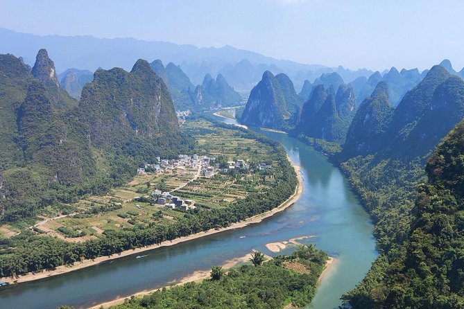 2-Day Guilin Tour Including the 4 Star Boat, Xianggong Hill and Liusanjie Show