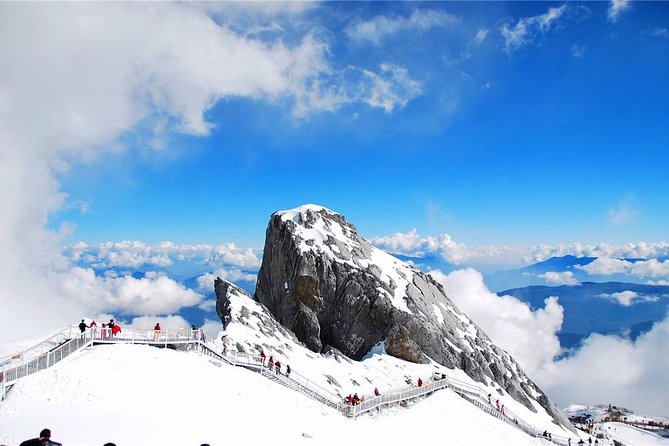 2-Day Private Lijiang Tour From Kunming: Old Town, Snow Mountain, Show and More