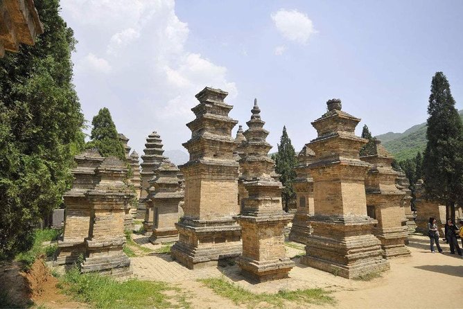 2-Day Private Tour From Qingdao With Hotel: Shaolin Temple and Longmen Grottoes - Itinerary Details