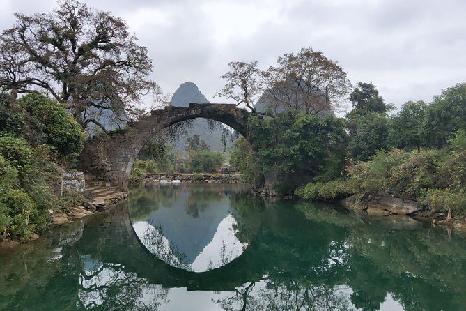 2-Day Yangshuo Tour With the Yulong Bamboo Boat and Xingping Town - Day 1: Local Cuisine Delights