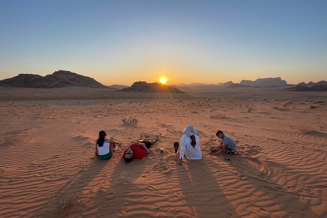 2-Hour Sunset Tour Wadi Rum Desert Highlights