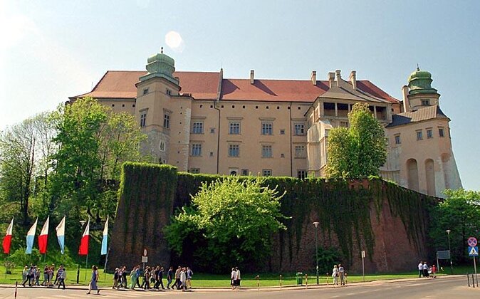 3-Day Krakow Guided Tour: Wawel Hill, Wieliczka and Auschwitz