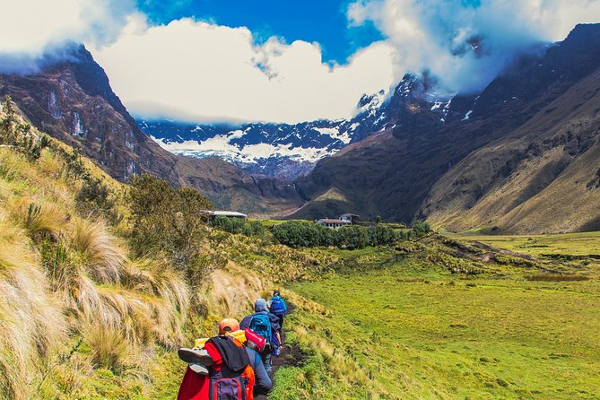 3 Days - Trekking Altar Volcano & Yellow Lagoon Visit From Quito