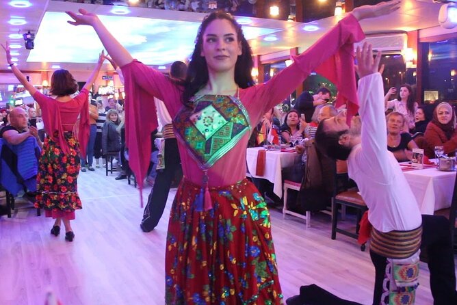 3-Hour Evening Experience With Show & Dinner
