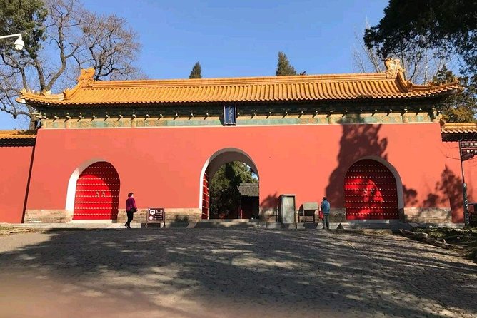 4-Hour Nanjing Private Tour: Sun Yatsen Mausoleum, Xiaoling Tomb and City Wall