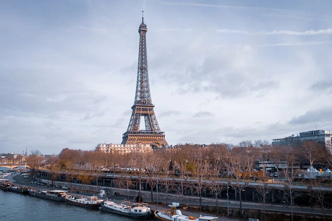 4-Hour Private Tour in Paris With Seine River Cruise and Galeries Lafayette - Pickup and Transportation Details