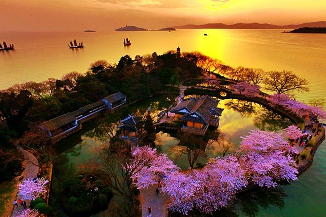 4-Hour Wuxi Taihu Yuantouzhu Scenic Private Tour With Boat Ride