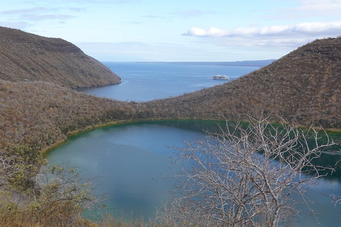 5-Day Galapagos Tour Isabela Highlights – Cabo Rosa & Sierra Negra Volcano