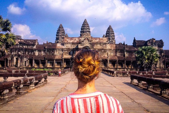 5-Day Siem Reap Deep Into Angkor Complex Temples - Day 2: Discovering Bayon Temple