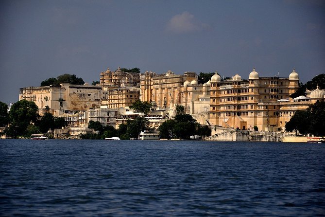 6 Day Golden Triangle With Udaipur-Delhi Agra Jaipur Udaipur Tour
