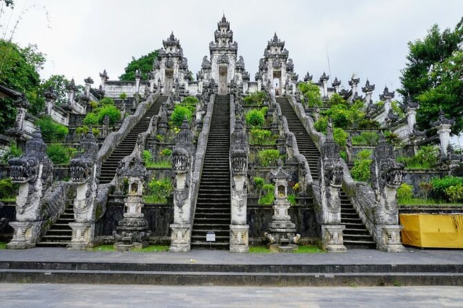 6 Days Package Tour Visit Various Very Beautiful Tourist in Bali - Day 1: Exploring Nusa Dua