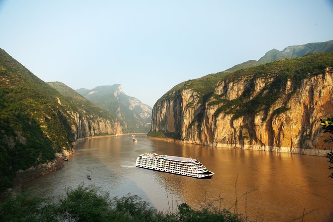 8-Day Private Tour From Chengdu to Chongqing and Yangtze River Cruise - Accommodation Information