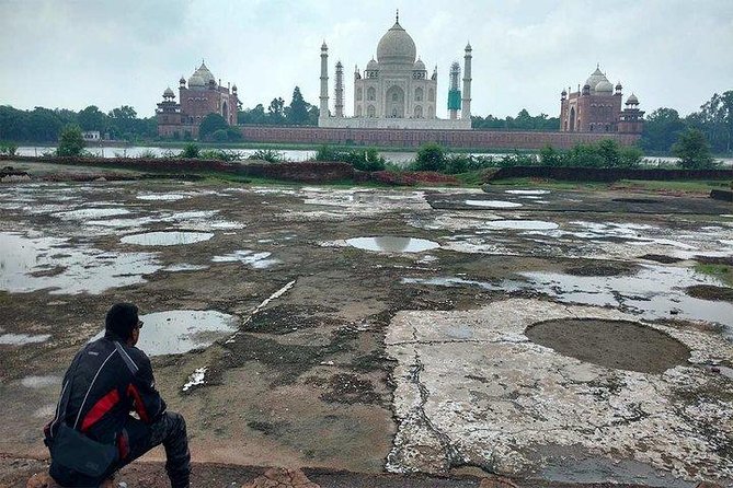 Agra Tour by Royal Enfield Motorbike - Meeting and Pickup Details