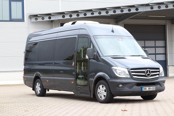 Airport Transfer Luxury Van 8-seater - Meeting and Pickup Details
