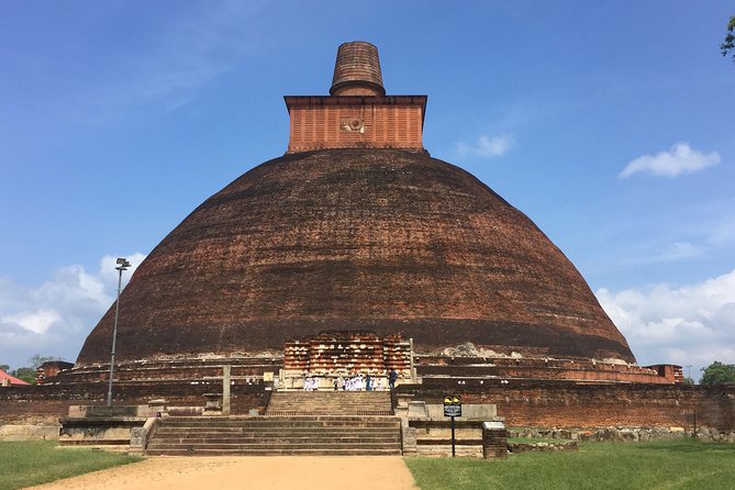 Anuradhapura and Aukana All Inclusive Day Tour From Colombo - Inclusions and Exclusions
