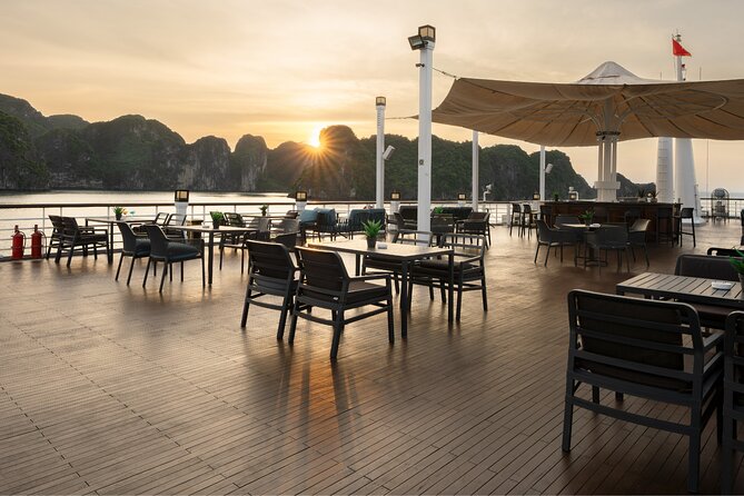 Apple Cruise 2-Day Explore Halong Bay and Lan Ha Bay From Hanoi - Meeting and Pickup Information