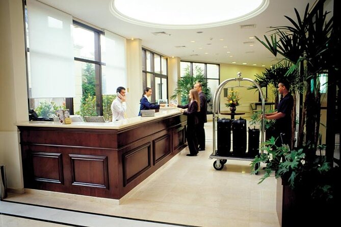 Arrival Private Transfer Guarulhos Airport GRU to São Paulo City in Business Car - Transfer Details