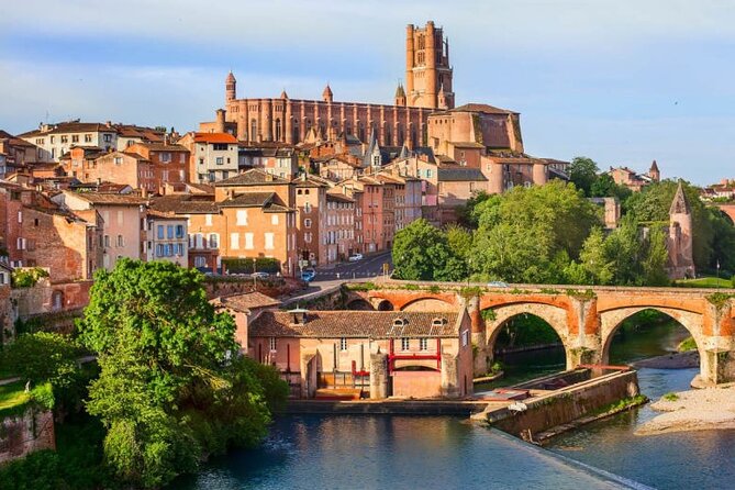 Arrival Private Transfer: Toulouse Airport TLS to Toulouse in Business Car - Pickup Information