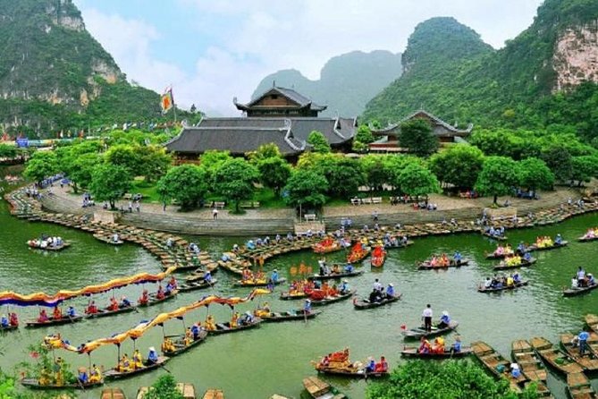 Bai Dinh Pagoda and Trang an Luxury Full Day Tour With Limousine Bus Transfer - Group Size and Transportation