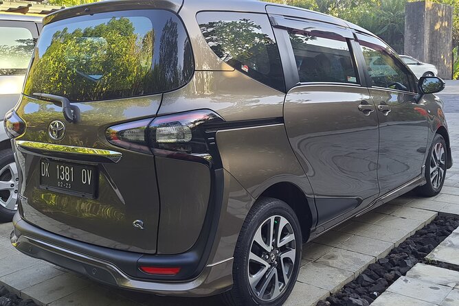 Bali Airport Transfer Check in or Check Out Ubud Area Luxury Car - Service Details
