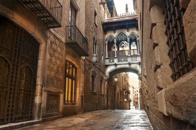 Barcelona Scavenger Hunt and Best Landmarks Self-Guided Tour - Tour Overview