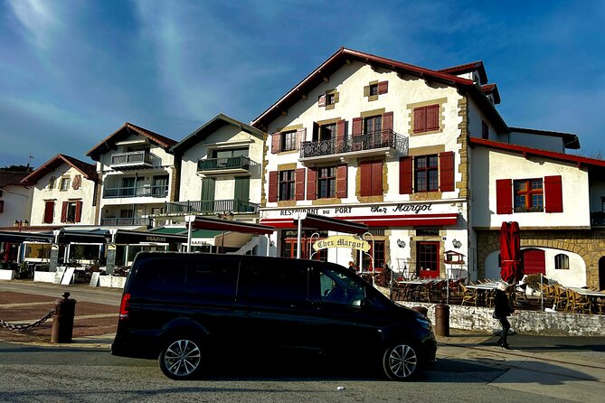 Biarritz: Visit Bayonne and Surroundings Private Tour