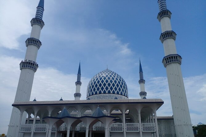 Blue Mosque and Batu Caves Private Tour From Kuala Lumpur - Tour Highlights