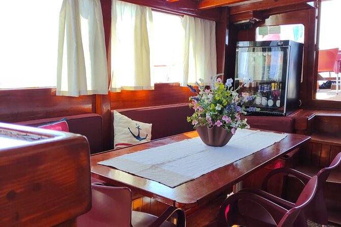 Boat Tour Favignana in Sicily in a Caicco